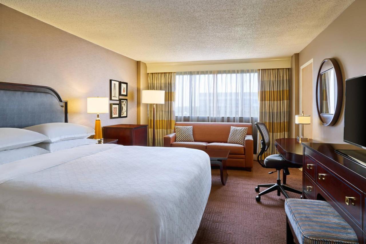Sheraton North Houston At George Bush Intercontinental Exterior photo