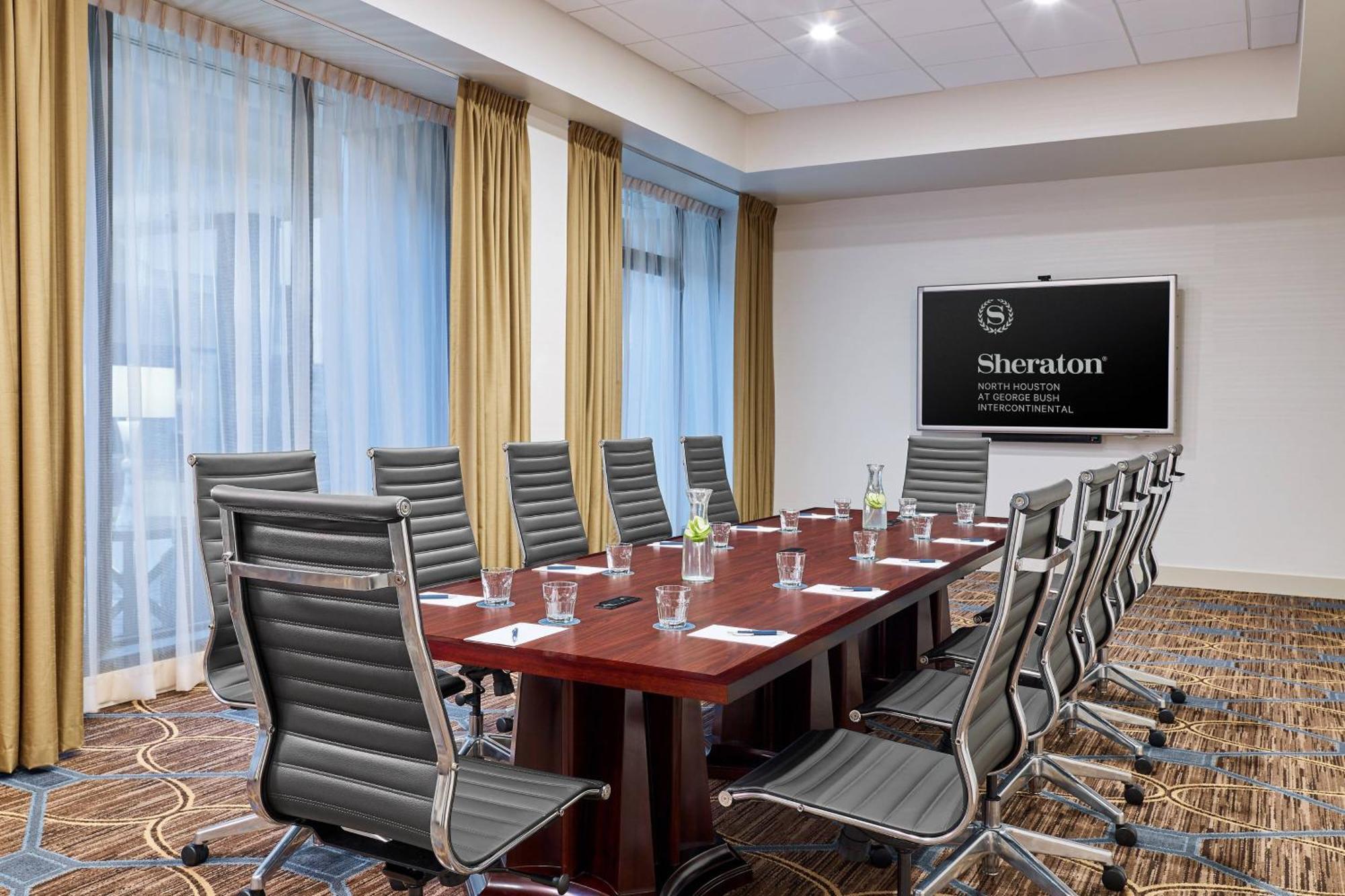 Sheraton North Houston At George Bush Intercontinental Exterior photo