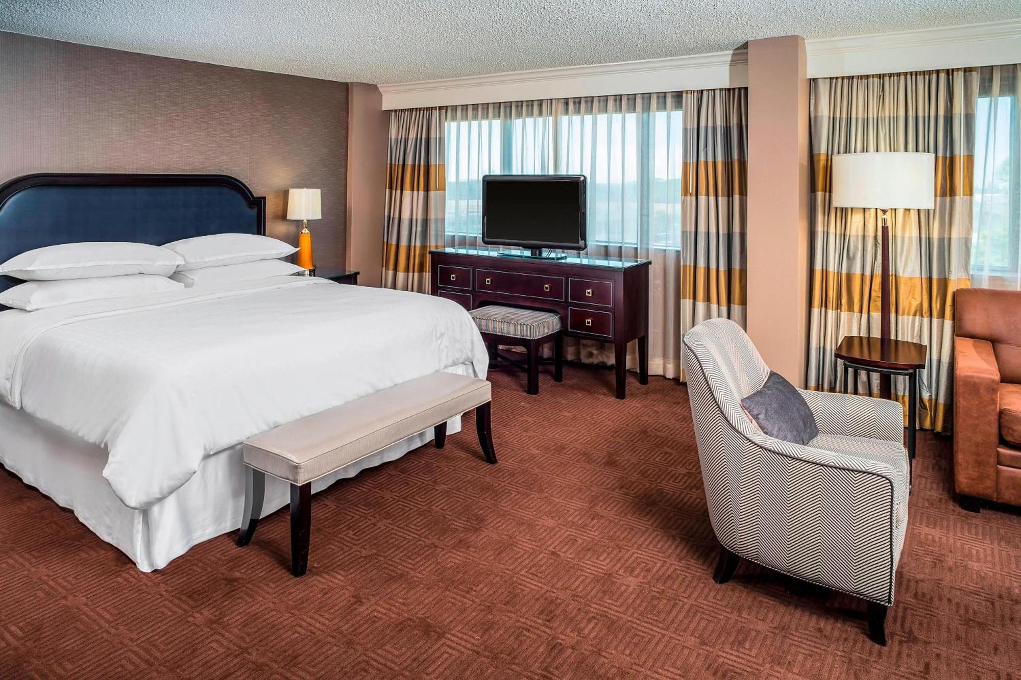 Sheraton North Houston At George Bush Intercontinental Exterior photo