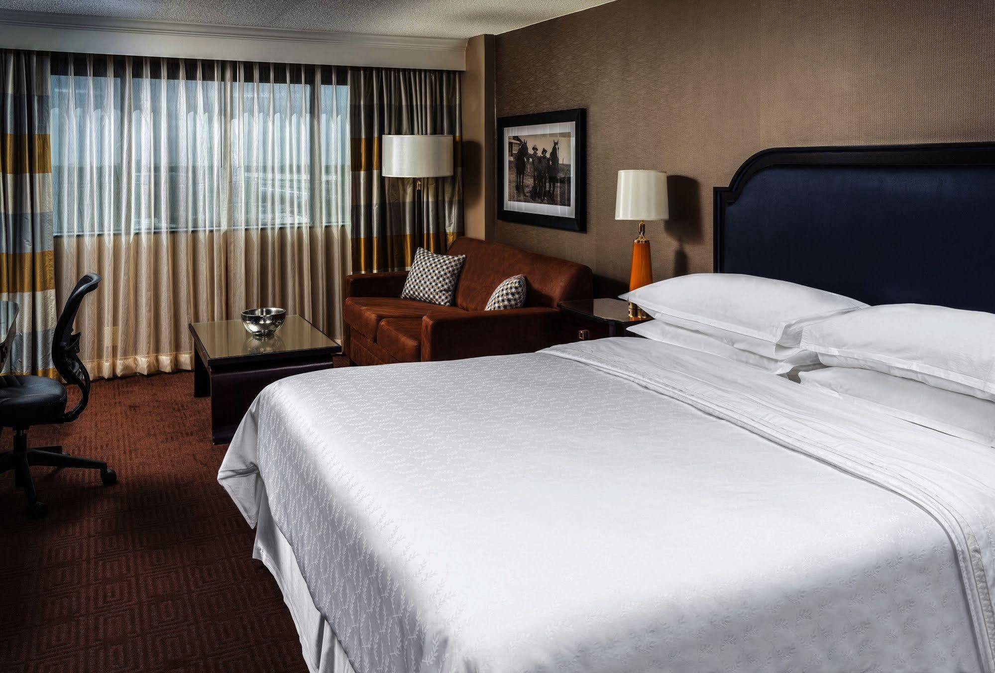 Sheraton North Houston At George Bush Intercontinental Exterior photo